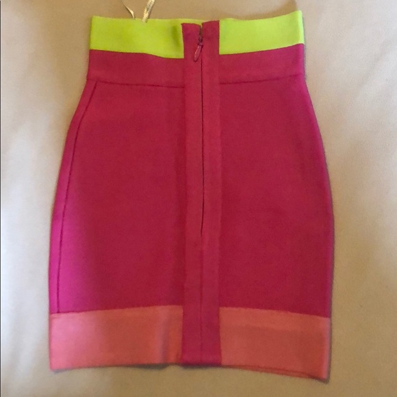 Small - Picture 3 of 4